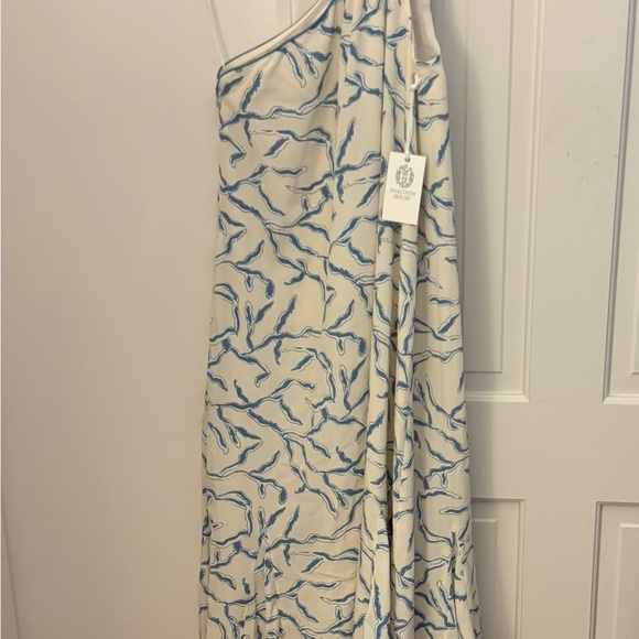 Elegant One-Shoulder Blue and Cream Dress - Picture 1 of 2